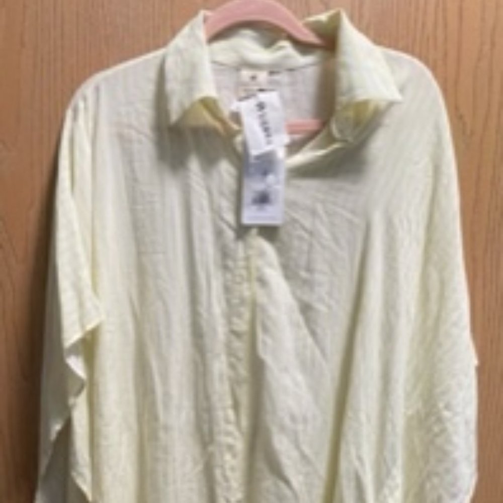 Women's Top - Picture 2 of 5